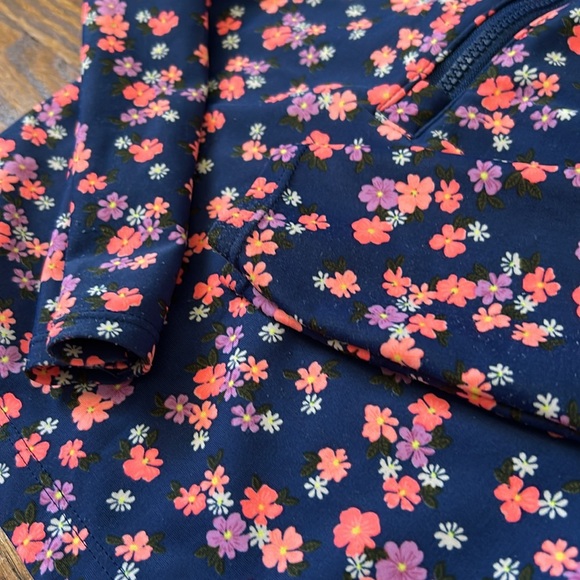 Pair of 2-Piece Bathing Suits 3T - Picture 3 of 10